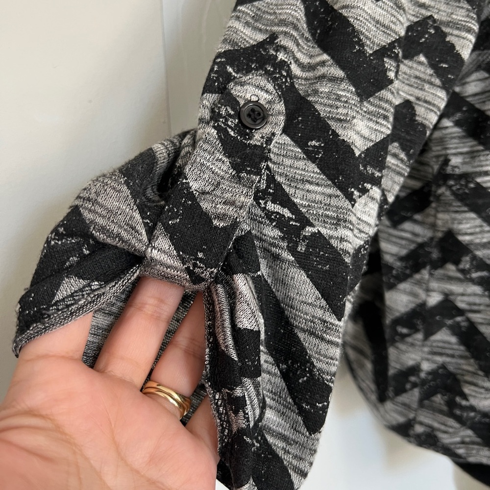 Chevron patterned top - Picture 3 of 5